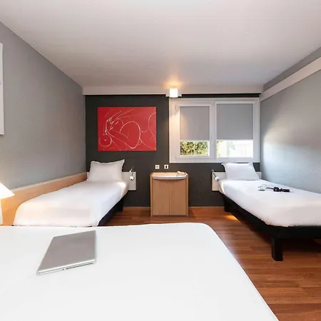 מלון Ibis Montelimar Nord 3*