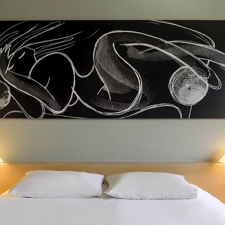 Ibis Montelimar Nord מלון