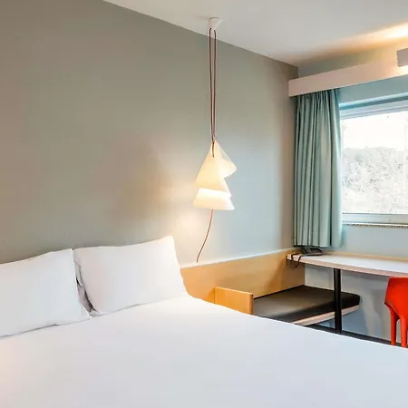 ホテル Ibis Montelimar Nord Saulce-sur-Rhône