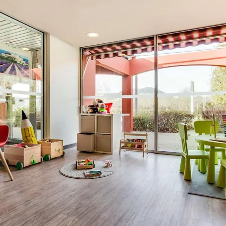 ホテル Ibis Montelimar Nord Saulce-sur-Rhône