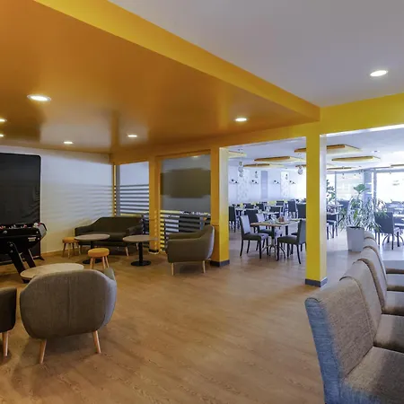 Ibis Montelimar Nord ホテル